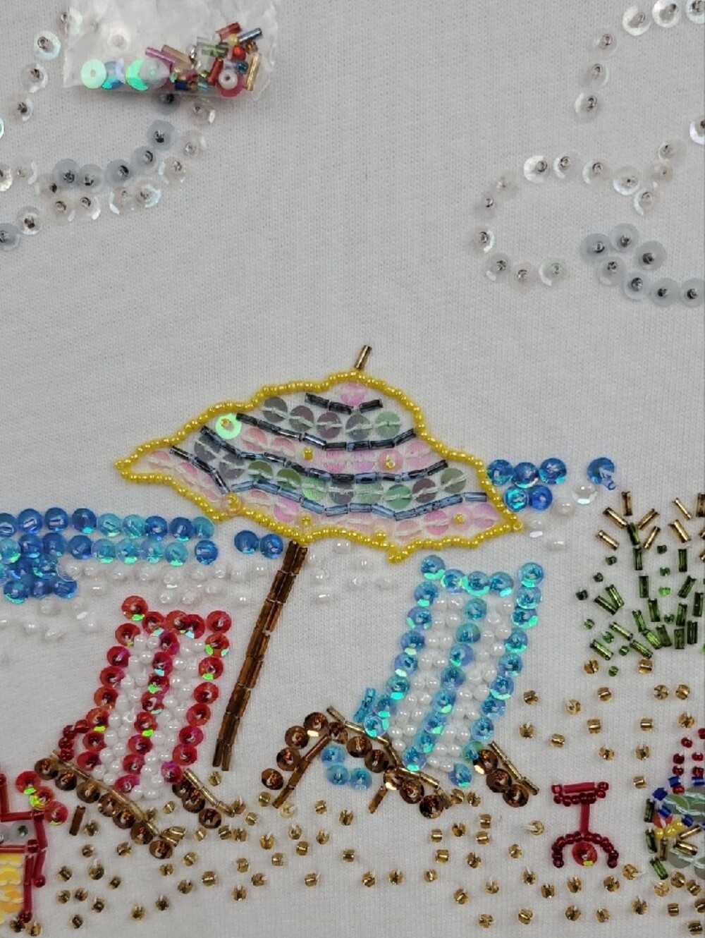 Quacker Factory White Short Sleeve Sequin Beach Scene Tee - Picture 7 of 12